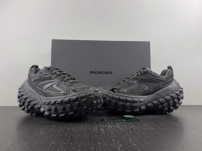 BLCG DEFENDER SNEAKER 685613 W2RA6 SportInspired 2423