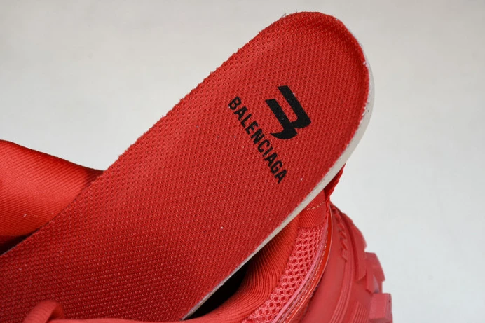 BLCG DEFENDER SNEAKER 685613 W2RAA WellDesigned 2428