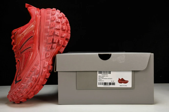 BLCG DEFENDER SNEAKER 685613 W2RAA WellDesigned 2428
