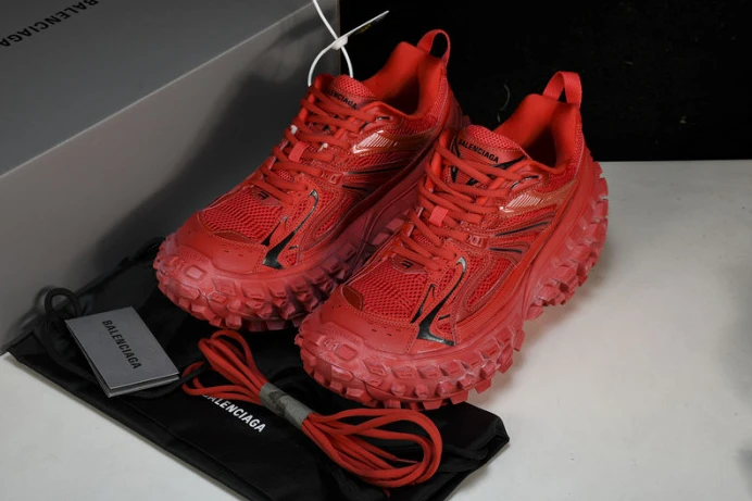 BLCG DEFENDER SNEAKER 685613 W2RAA WellDesigned 2428