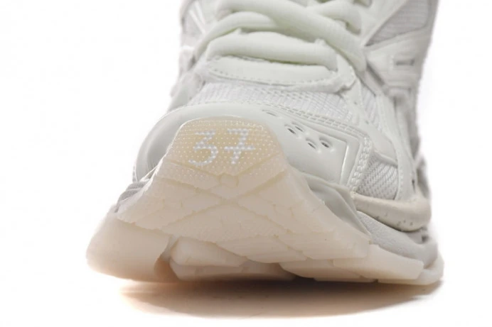 BLCG RUNNER SNEAKER 677402 23RC6 WellDesigned 2706