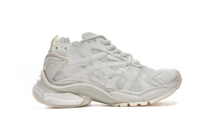 BLCG RUNNER SNEAKER 677402 23RC6 WellDesigned 2706
