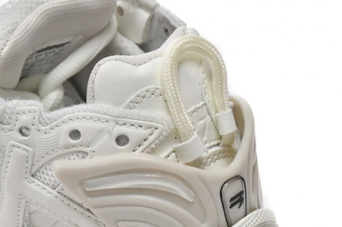 BLCG RUNNER SNEAKER 677402 23RC6 WellDesigned 2706