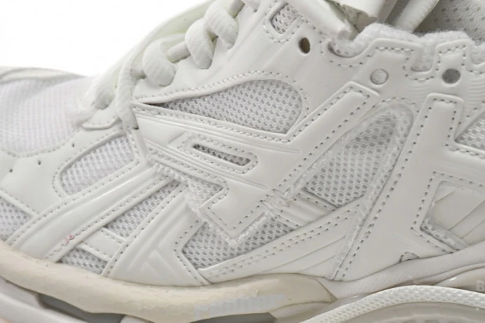 BLCG RUNNER SNEAKER 677402 23RC6 WellDesigned 2706