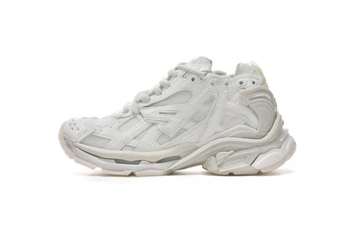 BLCG RUNNER SNEAKER 677402 23RC6 WellDesigned 2706