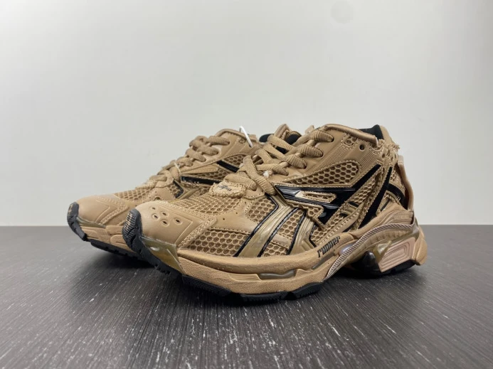BLCG RUNNER SNEAKER 677402 W1RA8 GoAnywhere 2690