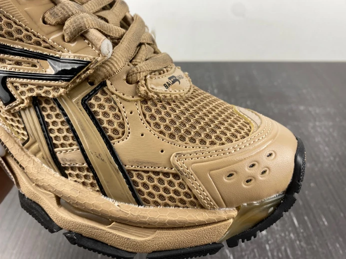 BLCG RUNNER SNEAKER 677402 W1RA8 GoAnywhere 2690