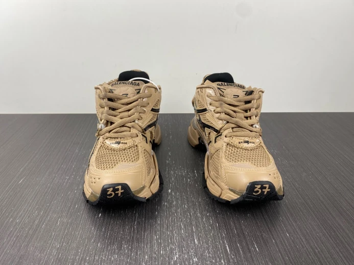BLCG RUNNER SNEAKER 677402 W1RA8 GoAnywhere 2690