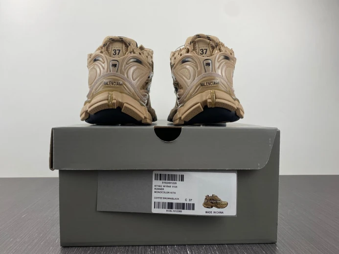 BLCG RUNNER SNEAKER 677402 W1RA8 GoAnywhere 2690