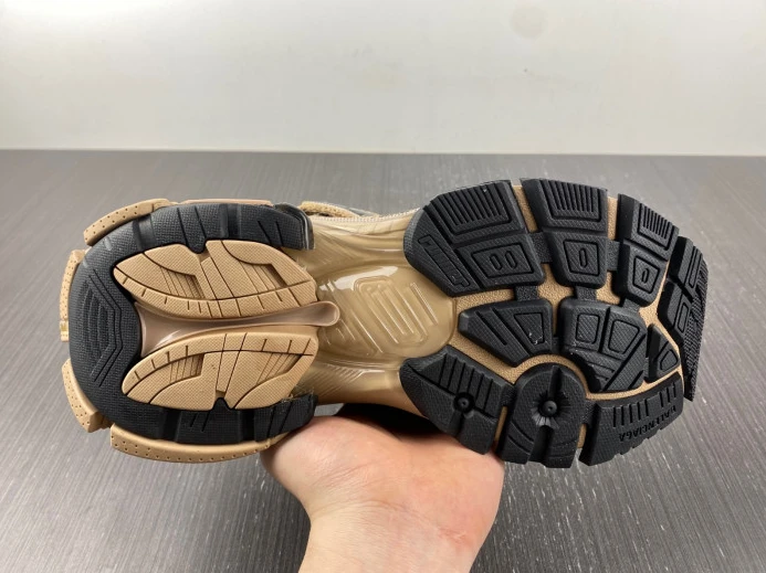 BLCG RUNNER SNEAKER 677402 W1RA8 GoAnywhere 2690