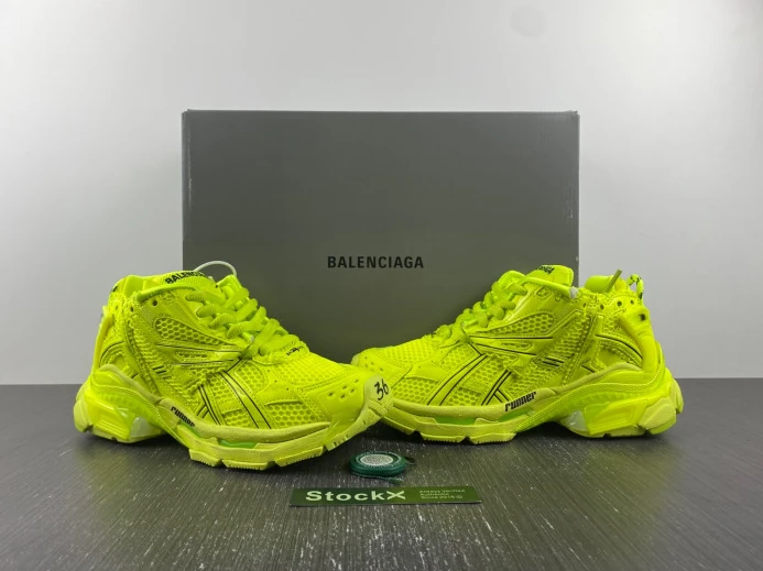 BLCG RUNNER SNEAKER 677402 W3RB4 StreetReady 2721