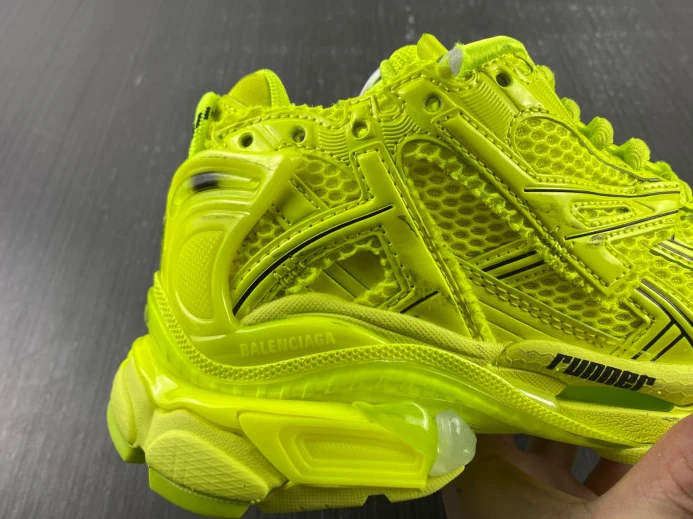 BLCG RUNNER SNEAKER 677402 W3RB4 StreetReady 2721