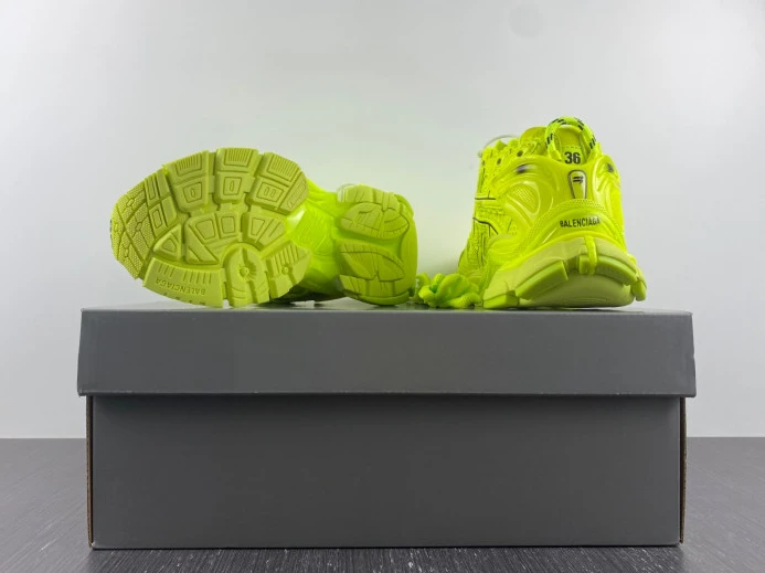 BLCG RUNNER SNEAKER 677402 W3RB4 StreetReady 2721
