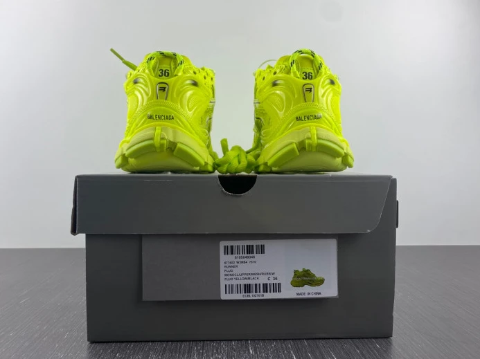 BLCG RUNNER SNEAKER 677402 W3RB4 StreetReady 2721
