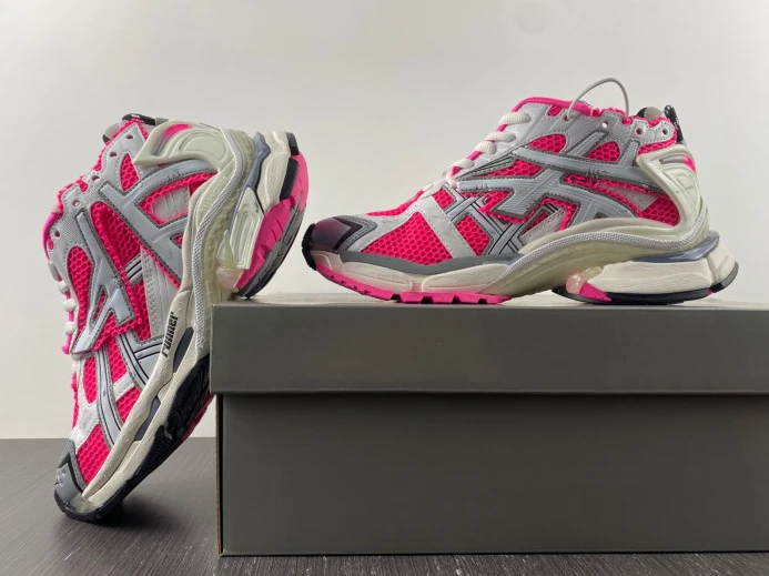 BLCG RUNNER SNEAKER 677402 W3RBN Fashionable 2696