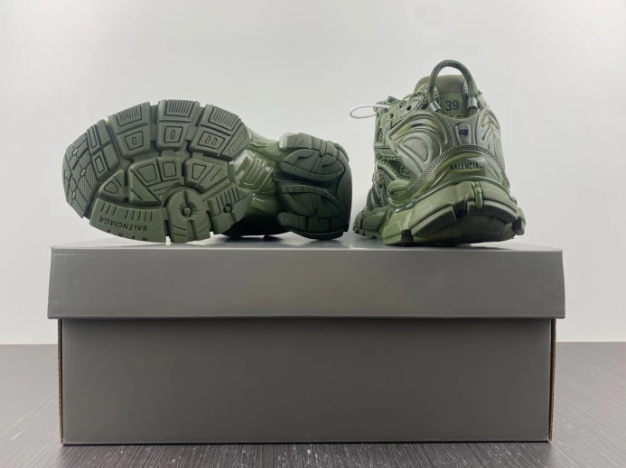 BLCG RUNNER SNEAKER 677402 W3RN3 UrbanStyle 2700