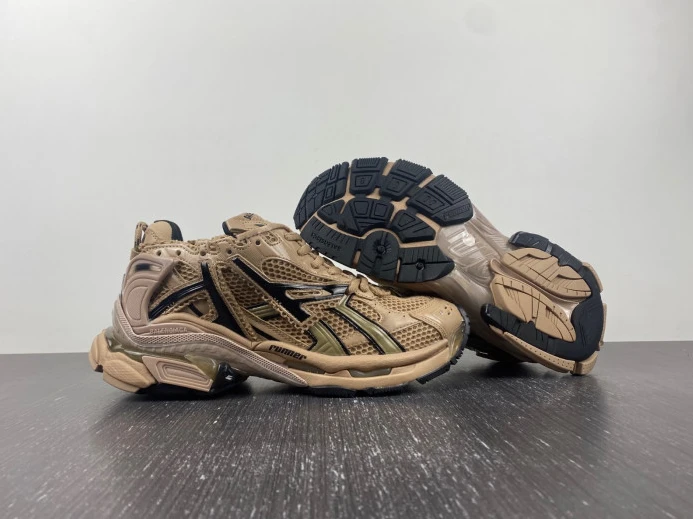 BLCG RUNNER SNEAKER 677403 W2RA5 EasyMatch 2683