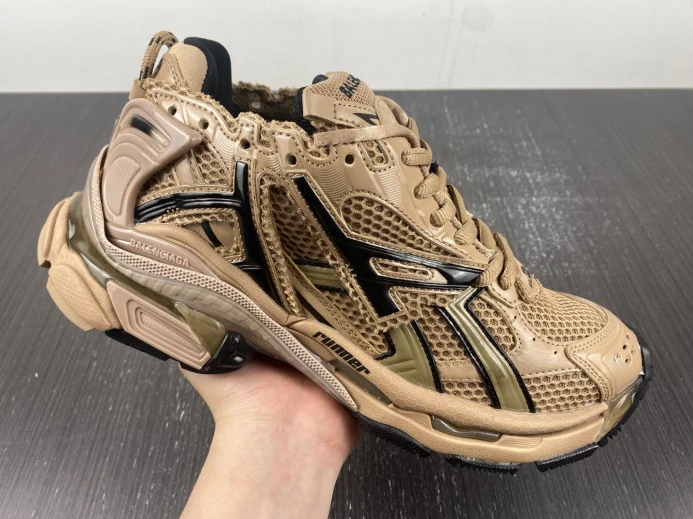 BLCG RUNNER SNEAKER 677403 W2RA5 EasyMatch 2683