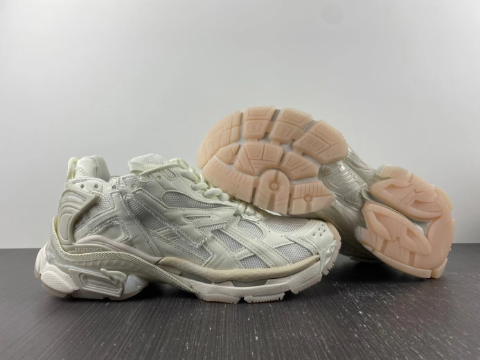 BLCG RUNNER SNEAKER 677403 W2RC8 WellDesigned 2695