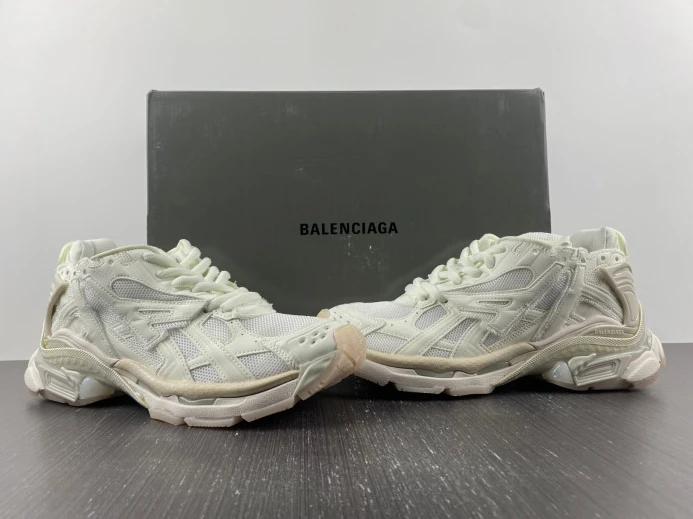 BLCG RUNNER SNEAKER 677403 W2RC8 WellDesigned 2695