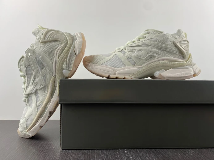 BLCG RUNNER SNEAKER 677403 W2RC8 WellDesigned 2695