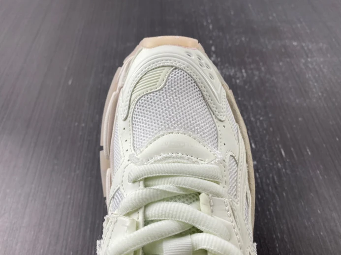 BLCG RUNNER SNEAKER 677403 W2RC8 WellDesigned 2695