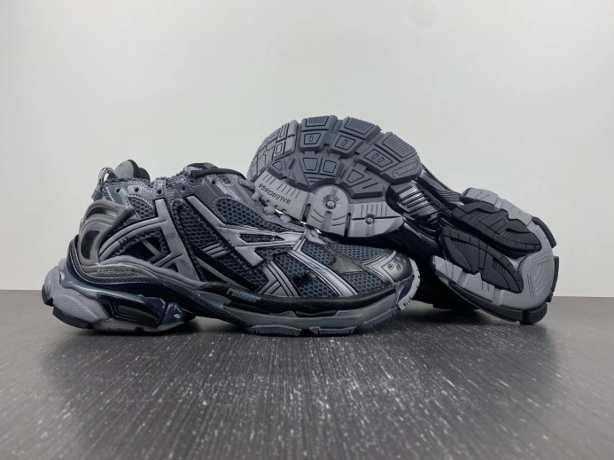 BLCG RUNNER SNEAKER 677403 W3RBR AllSeason 2686