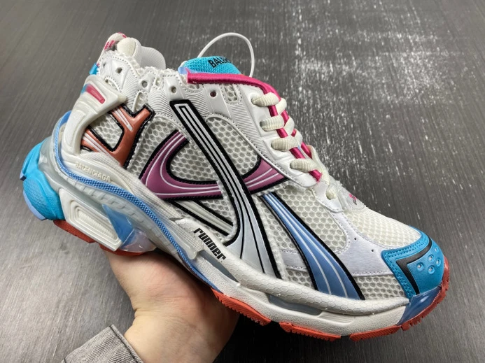 BLCG RUNNER SNEAKER 772774 W3RBW GoodFit 2716