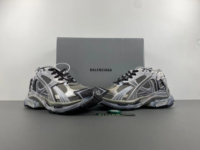 BLCG RUNNER SNEAKER 772774 W3RMU WellDesigned 2409