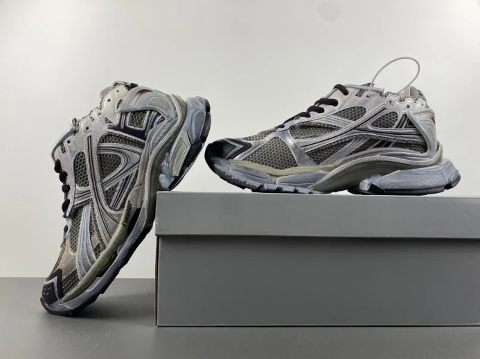 BLCG RUNNER SNEAKER 772774 W3RMU WellDesigned 2409