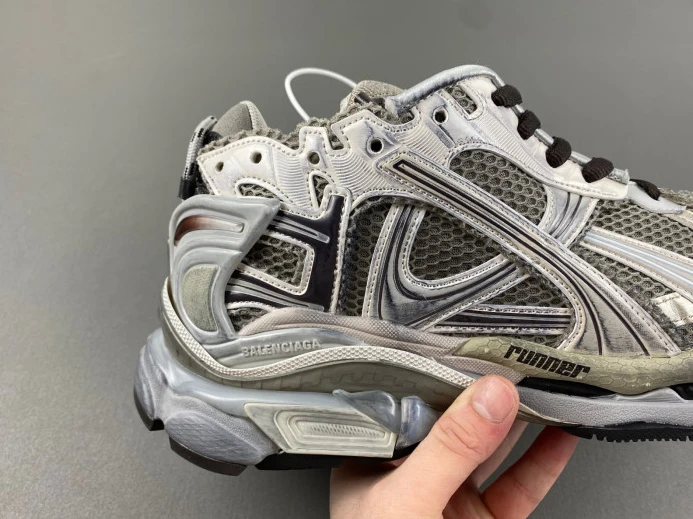 BLCG RUNNER SNEAKER 772774 W3RMU WellDesigned 2409