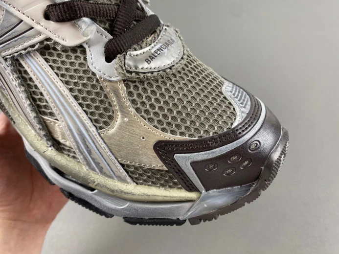 BLCG RUNNER SNEAKER 772774 W3RMU WellDesigned 2409