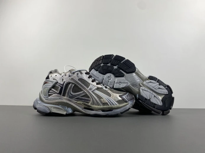 BLCG RUNNER SNEAKER 772774 W3RMU WellDesigned 2409