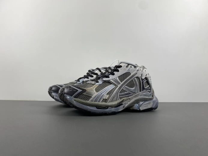 BLCG RUNNER SNEAKER 772774 W3RMU WellDesigned 2409