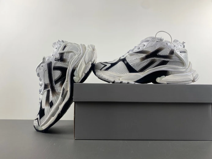 BLCG RUNNER SNEAKER 772774 WRUNG Trendy 2400