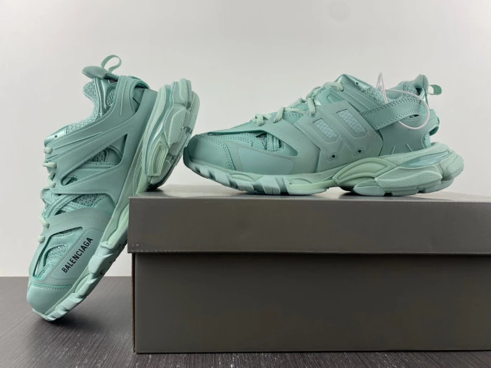 BLCG TRACK SNEAKER 542023 W2LA2 WellDesigned 2562