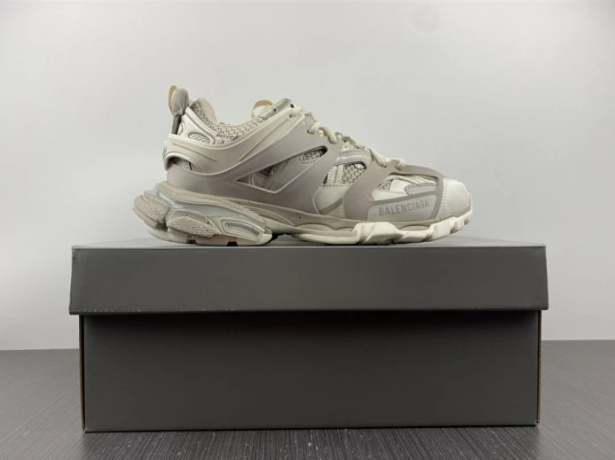 BLCG TRACK SNEAKER 542023 W3FE4 SportInspired 2570