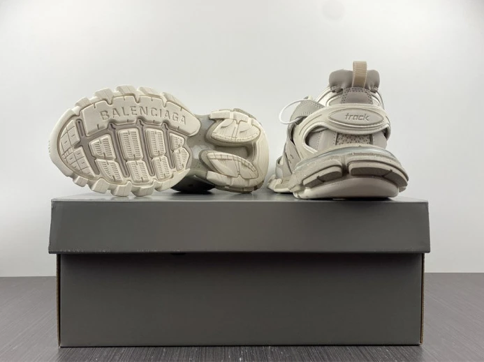 BLCG TRACK SNEAKER 542023 W3FE4 SportInspired 2570