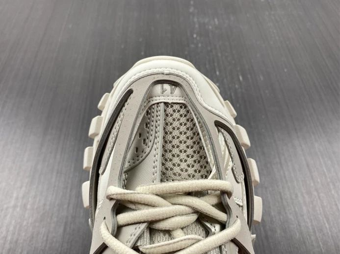 BLCG TRACK SNEAKER 542023 W3FE4 SportInspired 2570