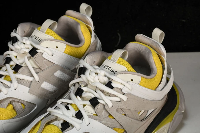 BLCG TRACK SNEAKER 542436 W1ST3 GoAnywhere 2381