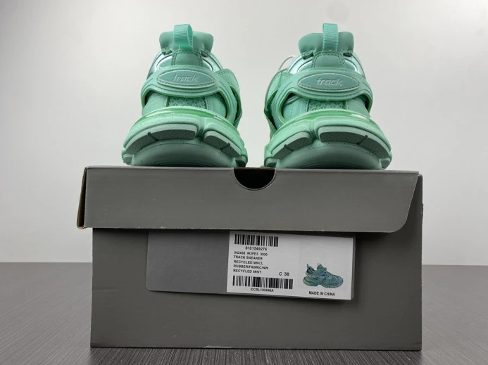 BLCG TRACK SNEAKER 542436 W3FE3 WellDesigned 2581