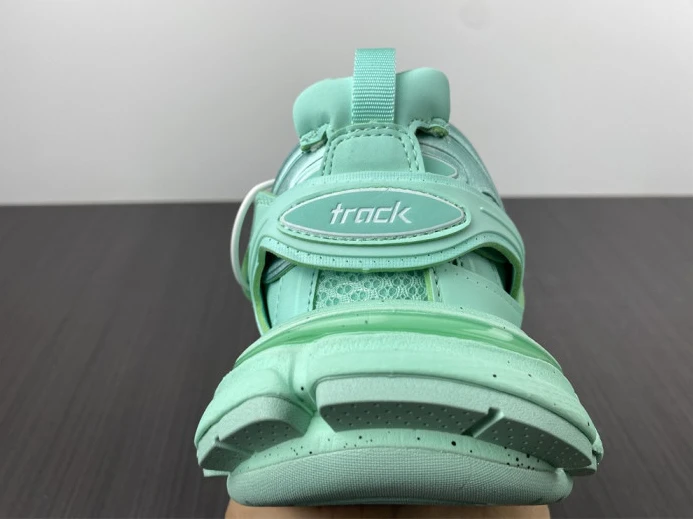 BLCG TRACK SNEAKER 542436 W3FE3 WellDesigned 2581