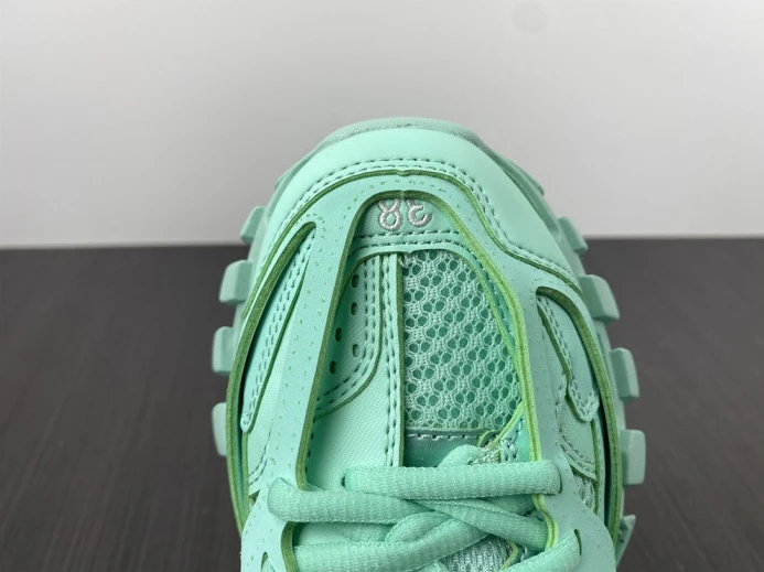 BLCG TRACK SNEAKER 542436 W3FE3 WellDesigned 2581