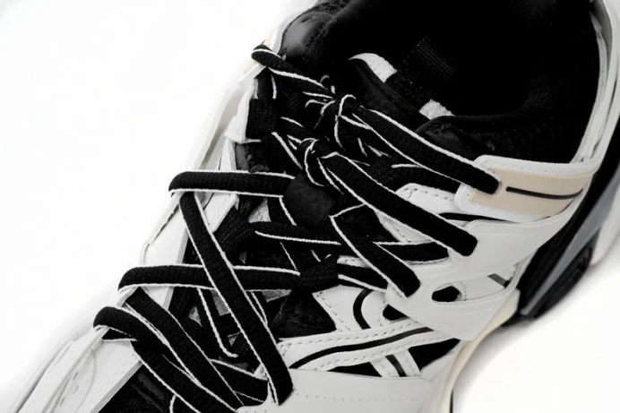 BLCG TRACK SNEAKER 542436 W3NH3 WellDesigned 2369