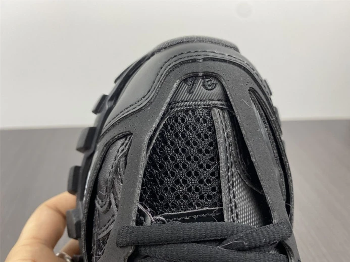 BLCG TRACK SNEAKER 668555 W3CQ6 DailyWear 2576