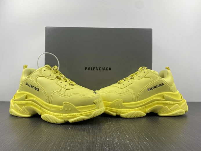 BLCG TRIPLE S SNEAKER 524039 W1FB5 StreetReady 2487