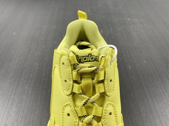 BLCG TRIPLE S SNEAKER 524039 W1FB5 StreetReady 2487