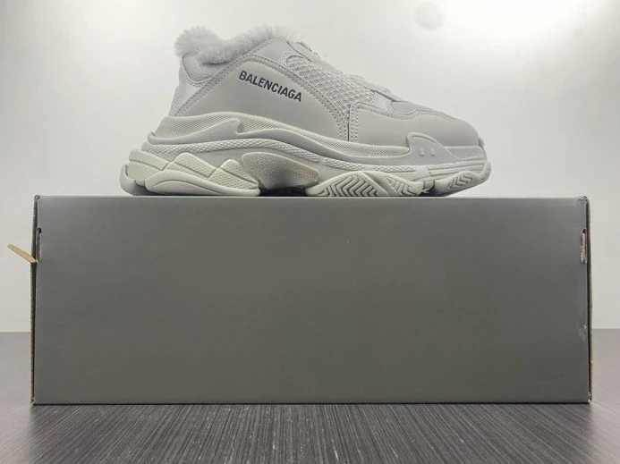 BLCG TRIPLE S SNEAKER 668563 W3CQ5 WellDesigned 2502
