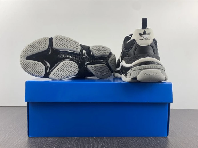 BLCG TRIPLE S SNEAKER 710021 W3RN3 Fashionable 2493