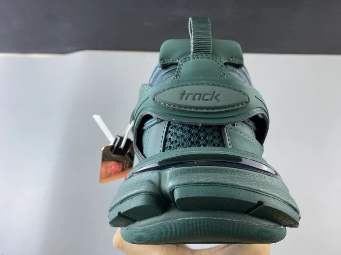 BLCG Track 3.0 542023 W2LA1 Fashionable 2625